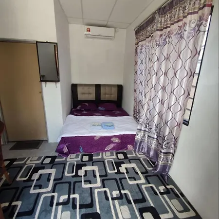 Man Homestay Kampong Bukit China Exterior photo