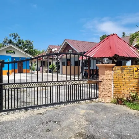 Man Homestay Kampong Bukit China Exterior photo