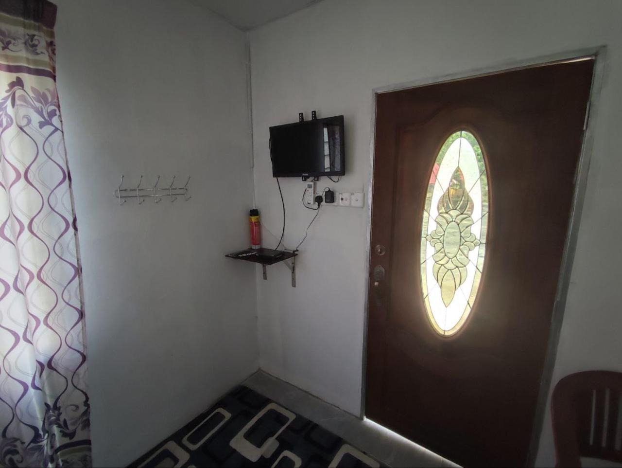 Man Apartment *